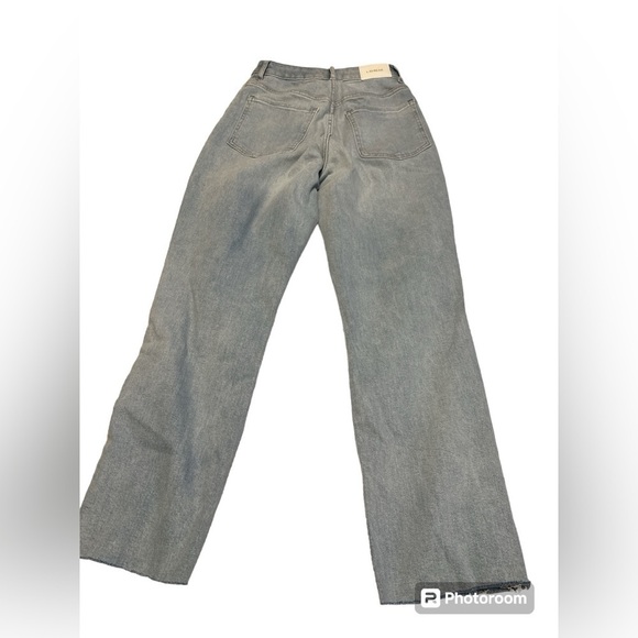 Express Mom Jeans Super High Rise with distressed and raw hem Size 0 NWT - Picture 2 of 7